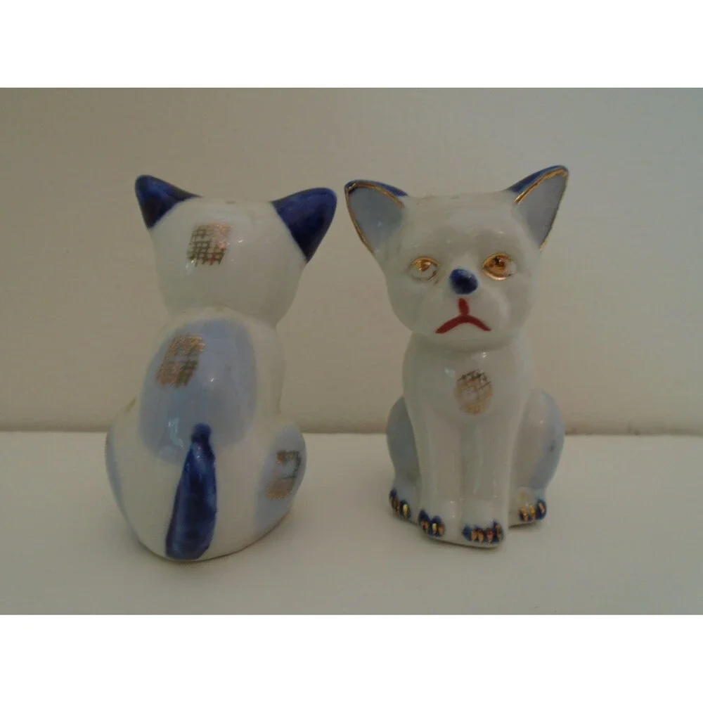 Vintage cat salt and pepper shakers, grumpy cat